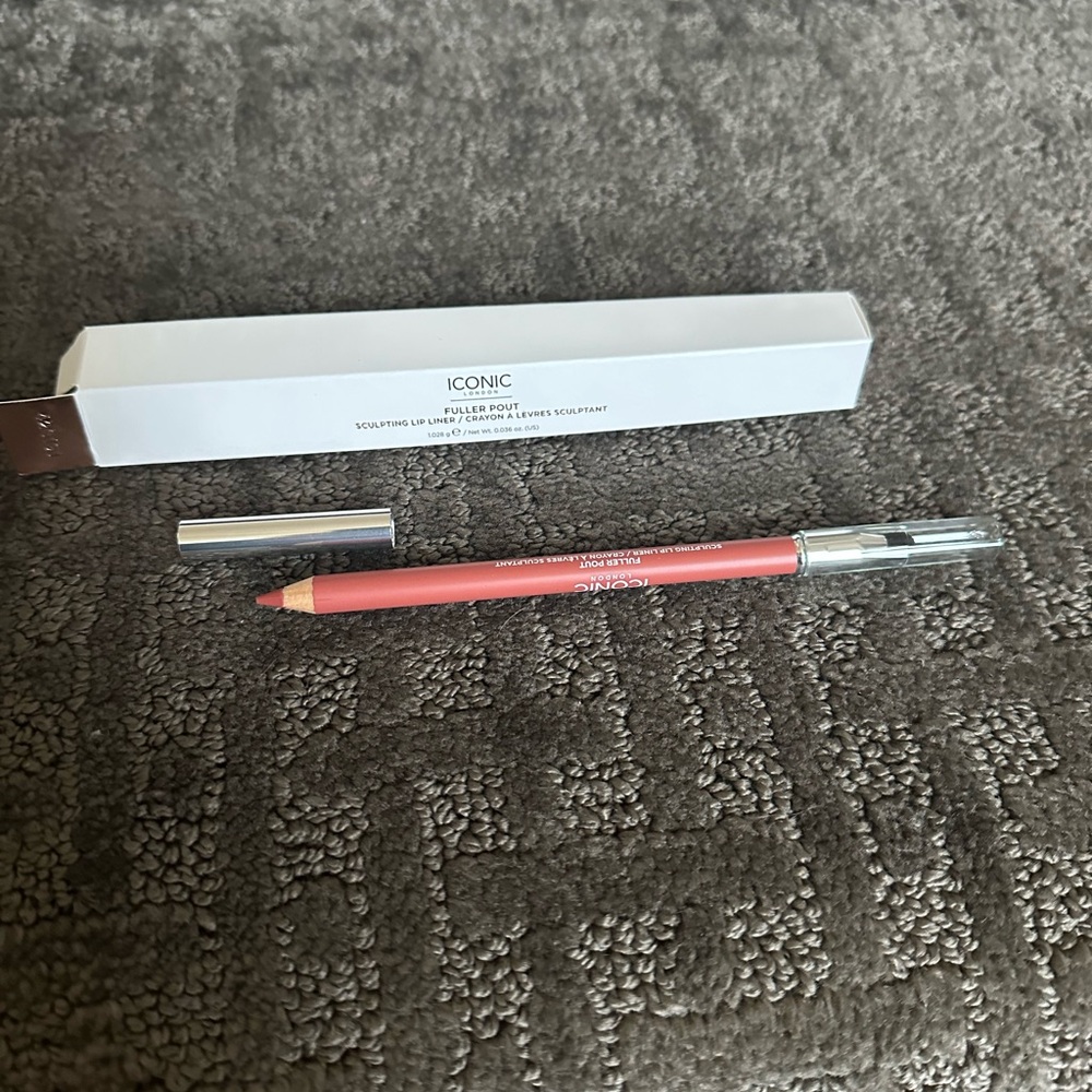 ICONIC LONDON Fuller Pout Sculpting Lip Liner in color
Seriously Cute